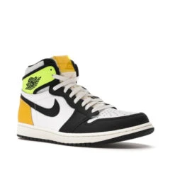 Basket Nike AIR JORDAN 1 RETRO HIGH OG 11 Basket Nike AIR JORDAN 1 RETRO HIGH OG -Hommes Vêtements Magasin nike 134