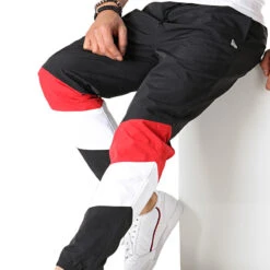 Pantalon De Survêtement New Era CHICAGO BULLS COLOUR BLOCK 8 Pantalon De Survêtement New Era CHICAGO BULLS COLOUR BLOCK -Hommes Vêtements Magasin pantalon de survetement new era chicago bulls colour block 2