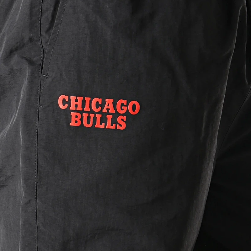 Pantalon De Survêtement New Era CHICAGO BULLS COLOUR BLOCK 6 Pantalon De Survêtement New Era CHICAGO BULLS COLOUR BLOCK – Image 4
