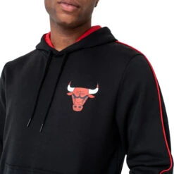 Sweat à Capuche New Era CHICAGO BULLS STRIPE PIPING -Hommes Vêtements Magasin sweat a capuche new era chicago bulls stripe piping 1